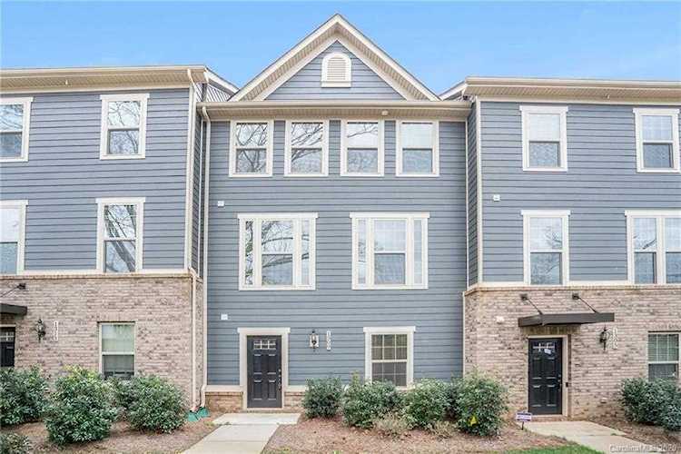 1309 Queen Lyon Ct Charlotte, NC 28205