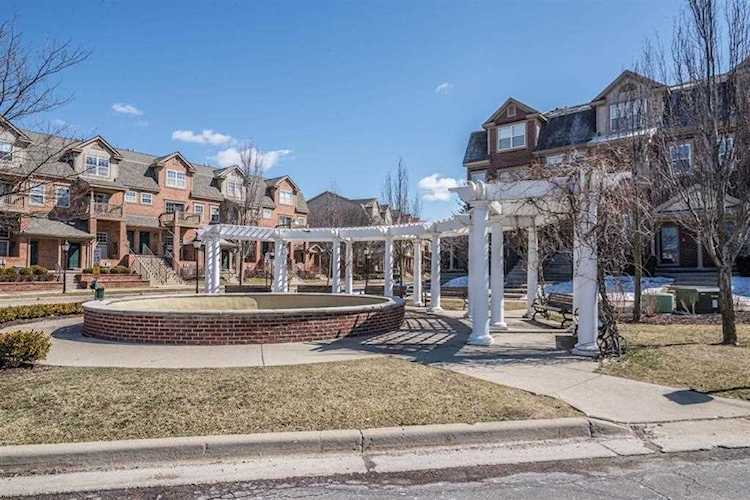 3039 Barclay Way #256 Ann Arbor, MI 48105