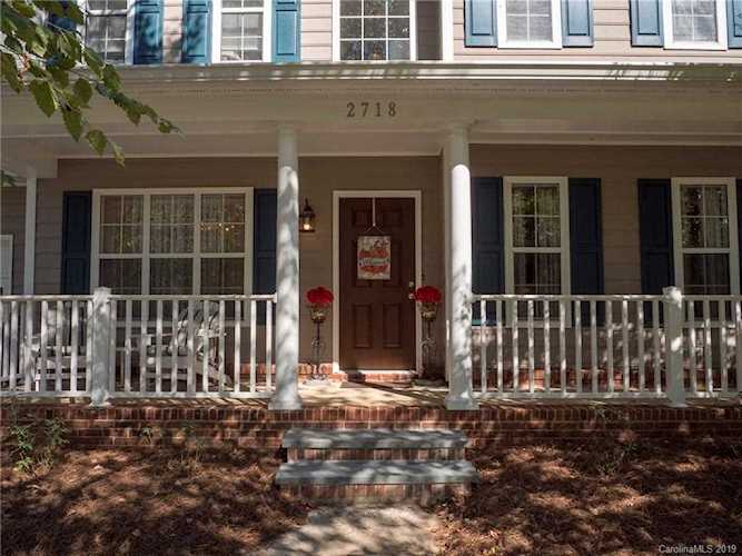 2718 Bathgate Ln Matthews, NC 28105