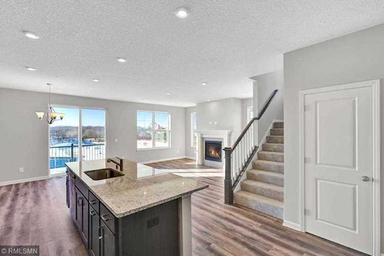 2201 Gateway Hill Road North Saint Paul, MN 55109