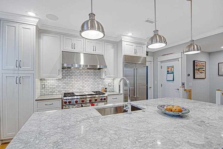 893 E 2nd St #3 Boston, MA 02127