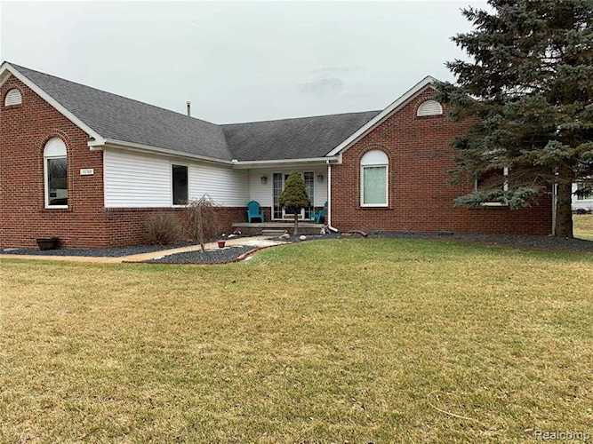 13708 Monarch Dr Green Oak Twp, MI 48178