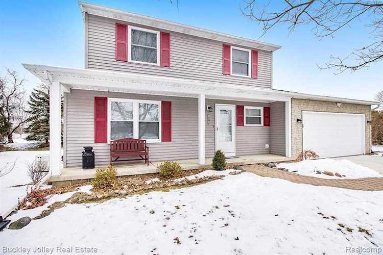 876 Stoney Dr South Lyon, MI 48178 | MLS 2200013100 Photo 1