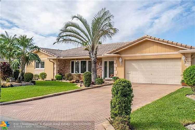 4421 NE 27th Ave Lighthouse Point, FL 33064