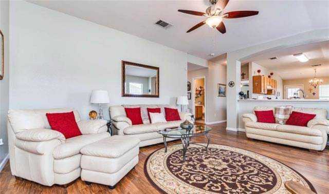 196 Loon Lake Dr Kyle, TX 78640