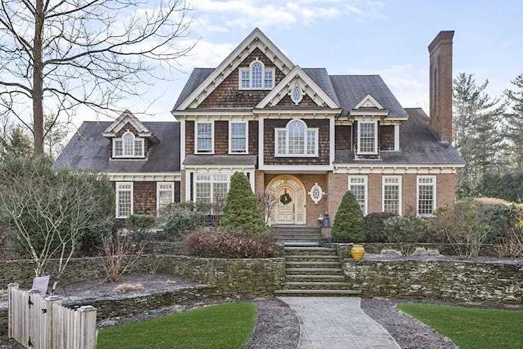 200 Whalen Attleboro, MA 02703