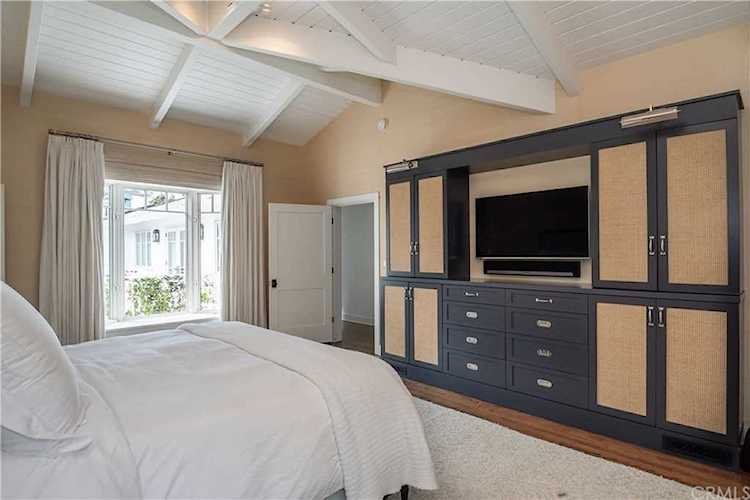 2104 Flournoy Road Manhattan Beach, CA 90266