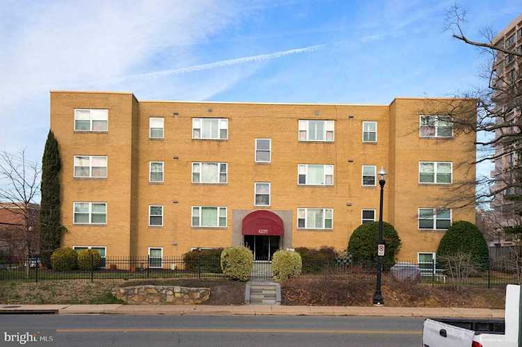 4225 Henderson Rd #302 Arlington, VA 22203