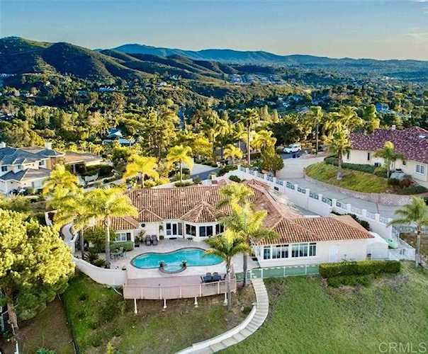 3064 Palm Hill Dr Vista, CA 92084