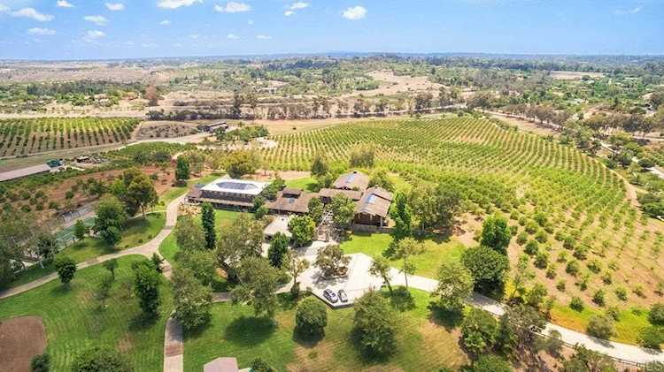 7010 El Camino Del Norte Rancho Santa Fe, CA 92067