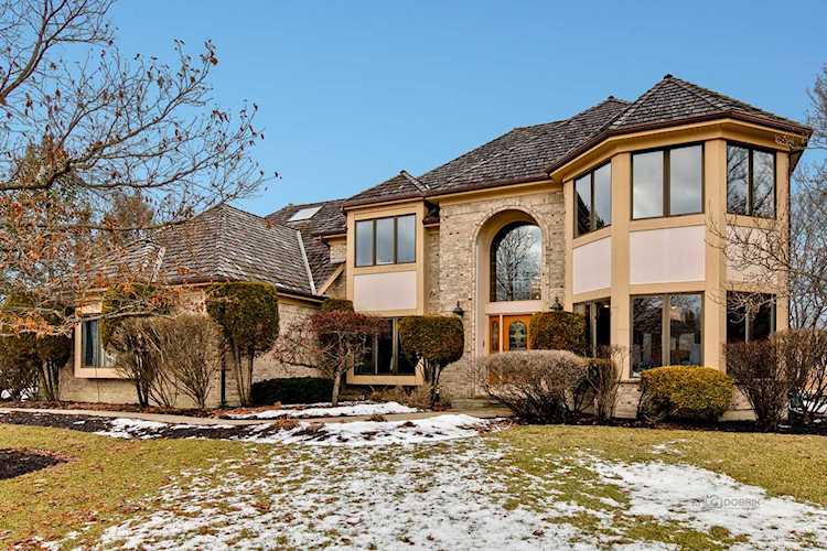 1408 Newgate Ct Libertyville, IL 60048