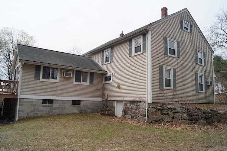 1483 Mammoth Road Dracut, MA 01826
