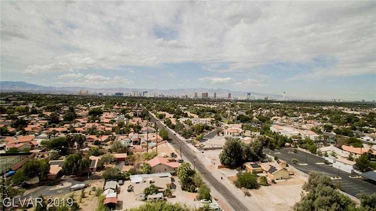 4617 Sandhill Rd Las Vegas, NV 89121