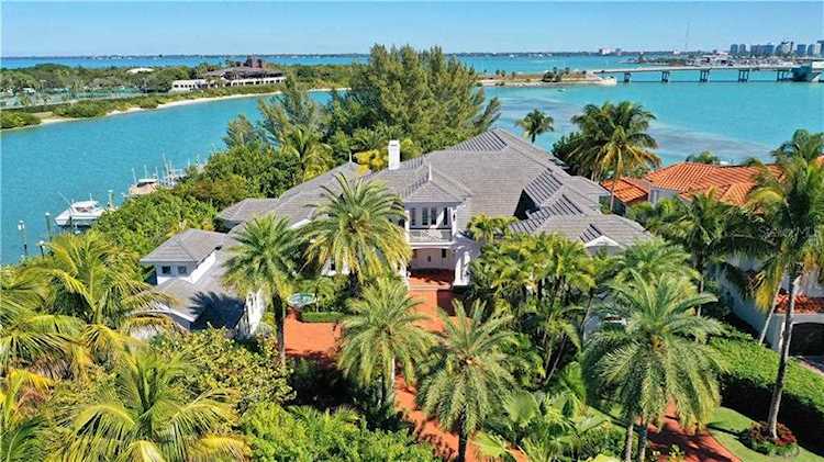 15 Lighthouse Point Drive Longboat Key, FL 34228