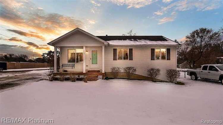 121 W Depot St Pinckney Vlg, MI 48169