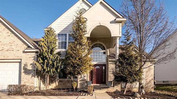 2257 Woodhaven Ct Ann Arbor, MI 48105