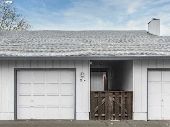1814 SE Quail Cir Hillsboro, OR 97123