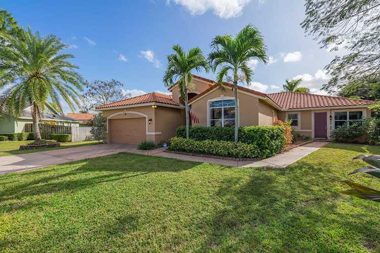 1753 Staimford Court Wellington, FL 33414