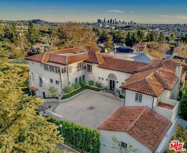 2267 Chislehurst Drive Los Angeles, CA 90027