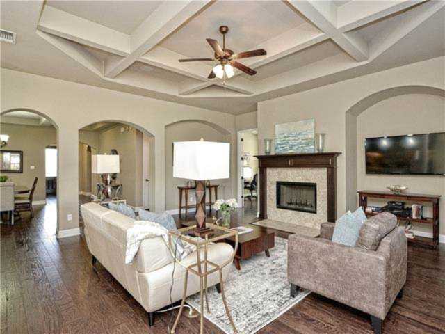 103 Waverly Spire Ct Lakeway, TX 78738