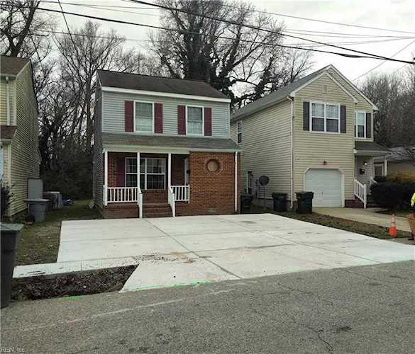 209 W Chamberlin Ave Hampton, VA 23663