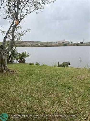4831 NW 18th Ave Deerfield Beach, FL 33064