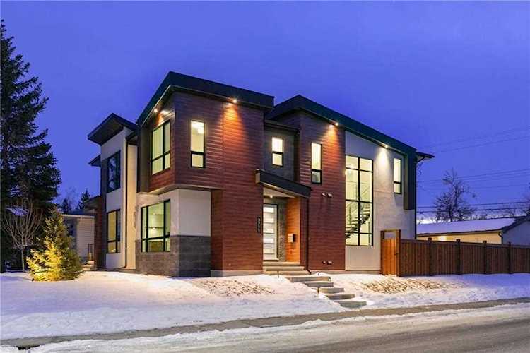 3711 28 Ave SW Calgary, AB T3E 2J4
