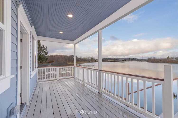 346 Island Lane Raymond, WA 98577