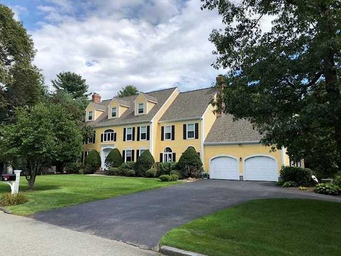 11 Donnelly Drive Medfield, MA 02052