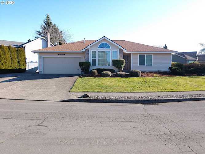 76 NE 29th Dr Gresham, OR 97030