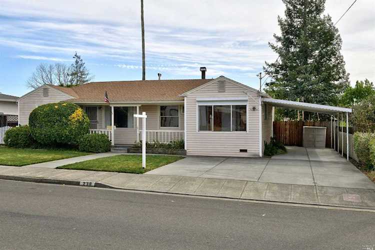238 Sunnyvale Drive Healdsburg, CA 95448