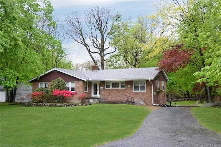 51 Beechdale Rd Greenburgh, NY 10522