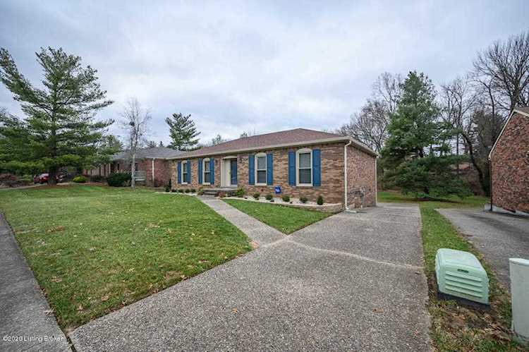 9820 Tamarisk Pkwy Louisville, KY 40223 | MLS 1550166 Photo 1