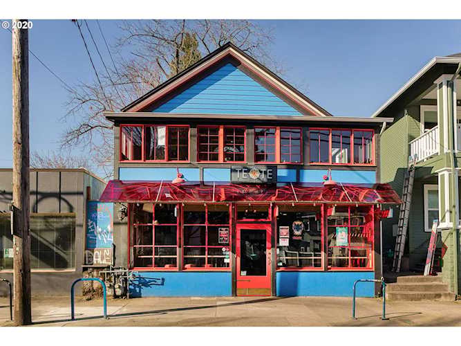 1617 SE 12th Ave Portland, OR 97214