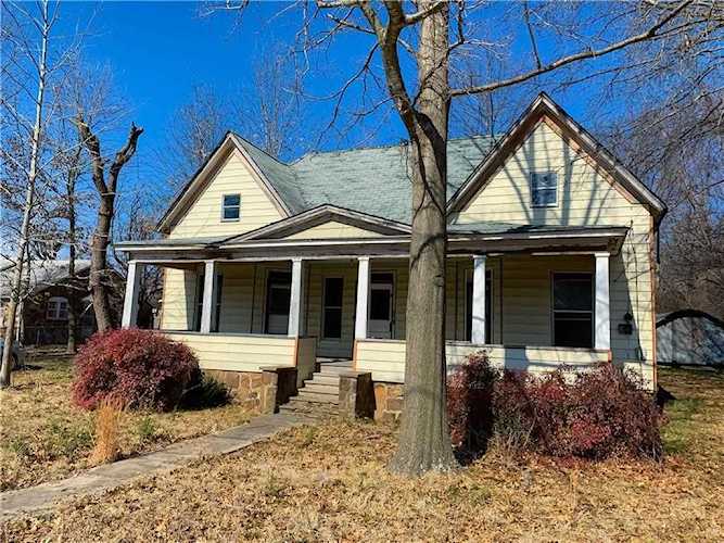 414 Buchanan St Prairie Grove, AR 72753