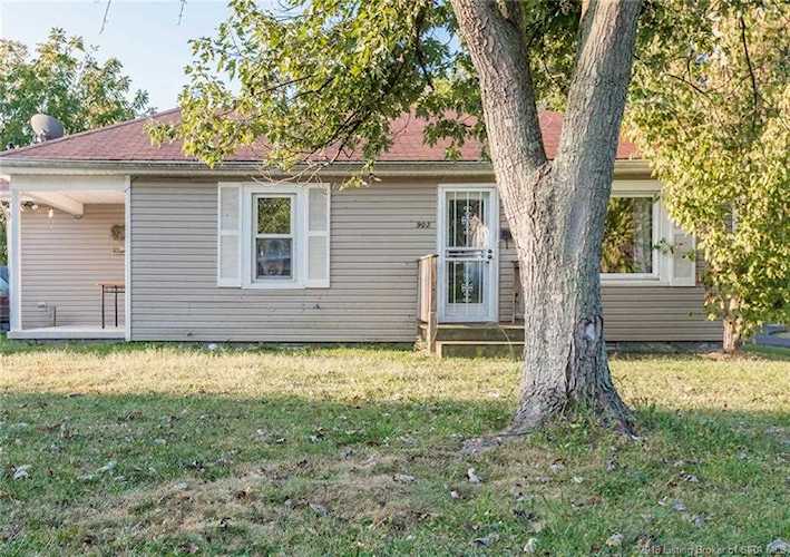 903 Lakeview Dr Scottsburg, IN 47170