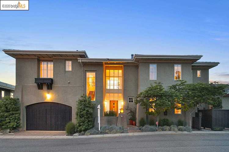 1 Jewel Ct Oakland, CA 94611