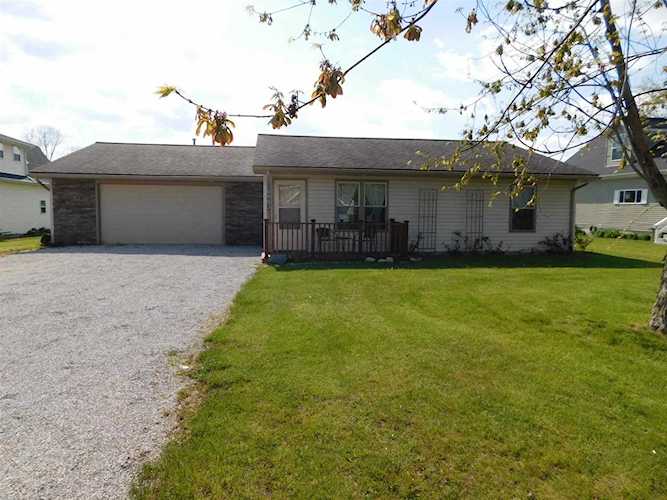 9893 N Marine Key Drive Syracuse, IN 46567