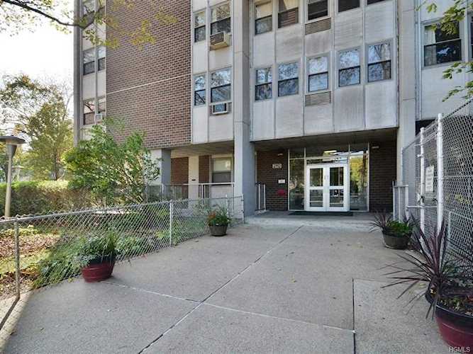 290 West 232nd St #2F Bronx, NY 10463
