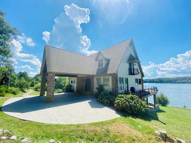 1045 Clayton Dr Friendsville, TN 37737