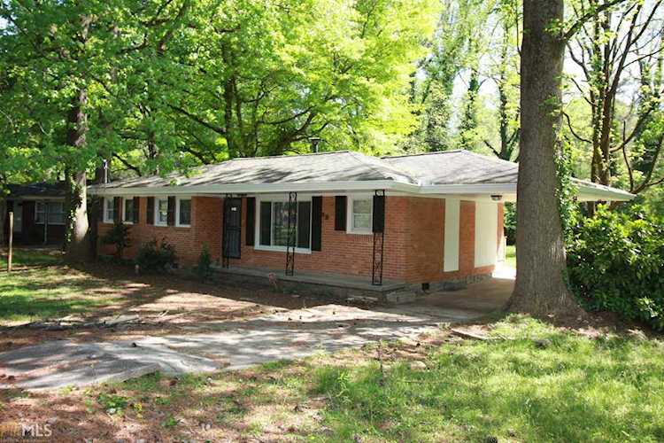 3313 Pinehill Dr Decatur, GA 30032