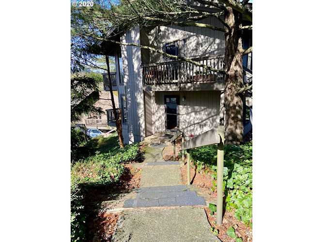 We Know Portland | 7704 SW Barnes #D, Portland, OR, 97225 Photo 1