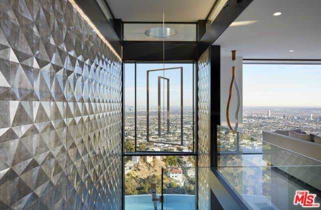 1622 Viewmont Drive Los Angeles, CA 90069
