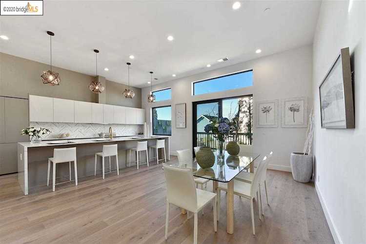 608 55Th St Oakland, CA 94609