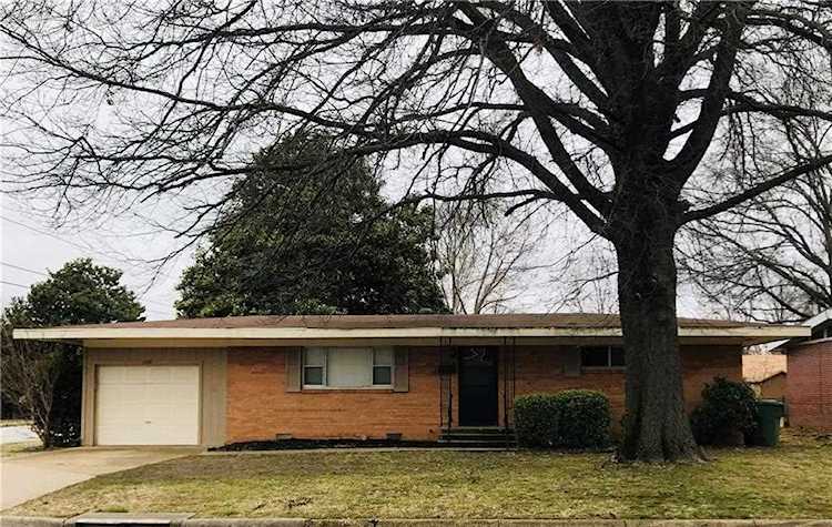 1729 W Cypress St Rogers, AR 72758