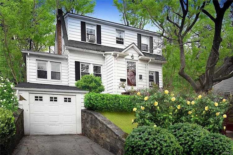 31 Clinton Ave Greenburgh, NY 10706