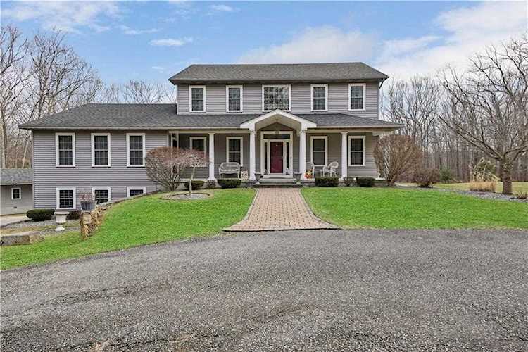 188 John Franklin RD Coventry, RI 02831