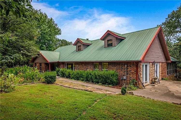 10804 Friendly Rd Fayetteville, AR 72701