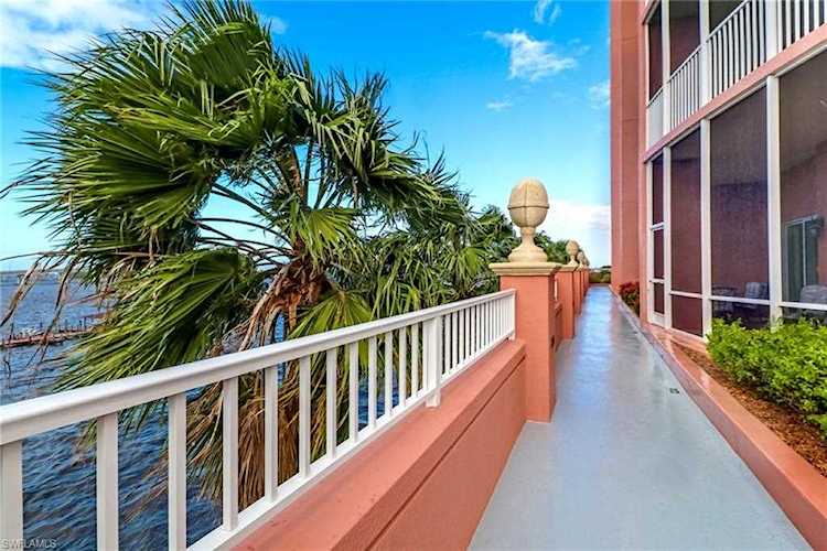 2743 First St #303 Fort Myers, FL 33916