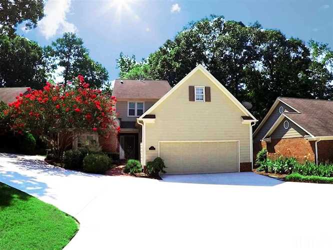 110 Prestwick Place Cary, NC 27511